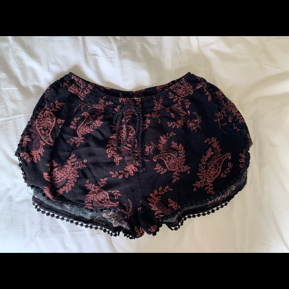 BLACK AND DARK PINK FLORAL SHORTS!